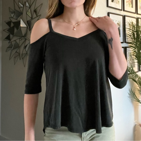 Black Cut Out Shoulder Blouse - Picture 4 of 13